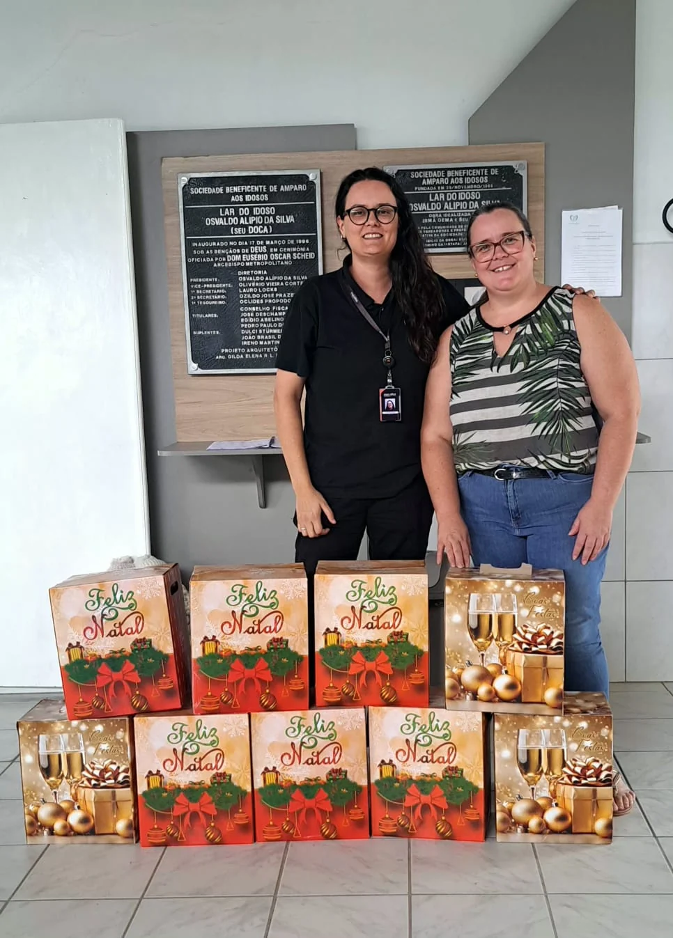 Entrega de cestas ao Lar do Seu Doca