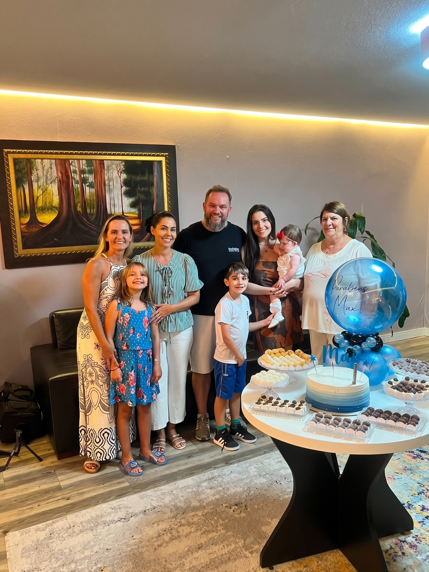 Família Kroon reunida em um apartamento Moinho